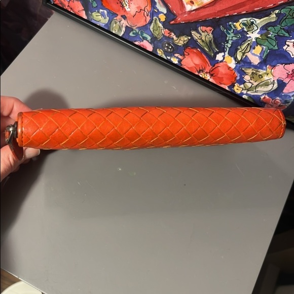 Bottega Venetta Intrecciato Red Leather Zip Around Wallet - Picture 3 of 6